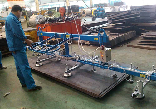 Delivery of capacity 1000kg vacuum lifter 6m al sheet