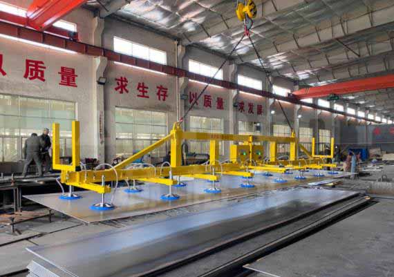Board large scale suction crane equipment